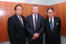 Professor Mathieson meets with HKU students, staff, alumni, the University Senate and the University Council to articulate his vision for the University.