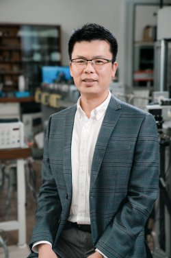 Professor Mingxin Huang