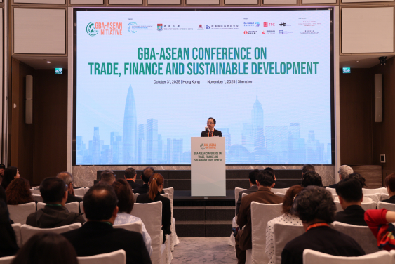 港大校長張翔教授致辭時強調亞洲在當前全球不明朗局勢下的橋樑角色。