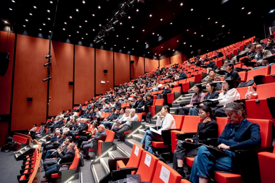 來自中國、美國、法國、英國、日本、印度等國家超過230名參會者參與了國際月球樣品研究研討會。